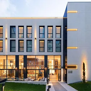Yac Paris Clichy, A Member Of Radisson Individuals **** Clichy