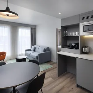 By Marriott Paris Charles De Gaulle Airport رواسي أو فرانس